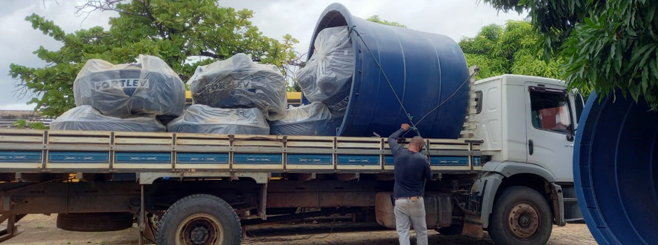 Governo de Minas Gerais entrega 102 kits de abastecimento de água