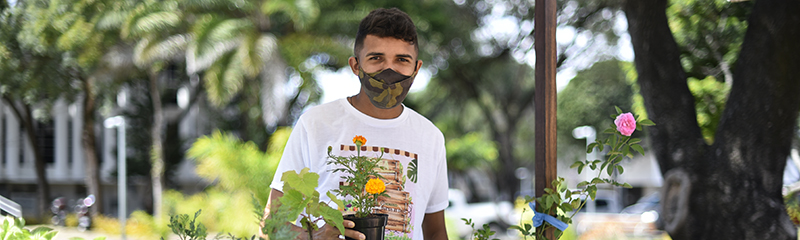 Governo reinaugura Feira da Agricultura Familiar no Centro Administrativo