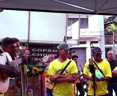 APRESENTAÇÃO DA FOLIA DE REIS ALTO DA BELA VISTA DE CORDISLÂNDIA-MG