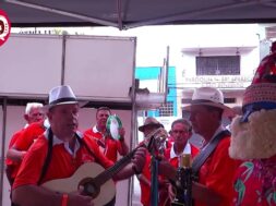 APRESENTAÇÃO DA FOLIA DE REIS DE POÇOS DE CALDAS – MG