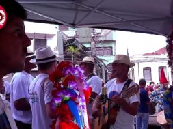 APRESENTAÇÃO DA FOLIA DE REIS DOS BAIANOS DE MACHADO-MG