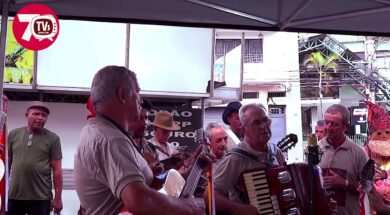 APRESENTAÇÃO DA FOLIA DE REIS SENHORA SANTANA DE SILVIANÓPOLIS-MG