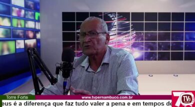 Deus é a diferença que faz tudo valer a pena e em tempos de guerra, Deus não para de lutar.